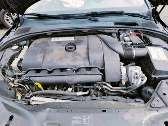 Volvo V70III INSCRIPTION T6 242kw - Náhradní díly - 9