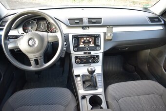 Volkswagen Passat 2,0 TDi PO SERVISU,BEZ KOROZE - 9