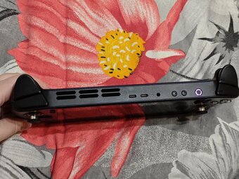 Lenovo legion go s 2Tb, tvrzené sklo, nabíječka, 2 pouzdra - 9