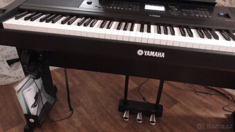YAMAHA DGX 670 - 9