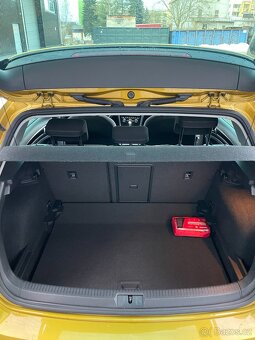 GOLF R-Line jen 38000km, 1.majitel, Plná výbava - 9