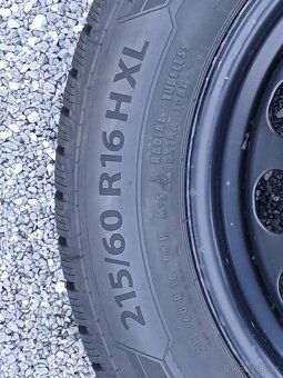 Pěkná zimní kola Škoda Karog 215/60/16, vzorek 8mm - 9