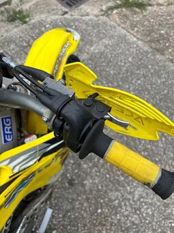 Suzuki RMZ 450 - 9