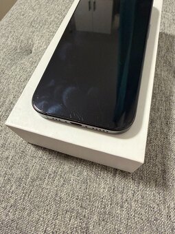 iPhone 16 Pro 128GB Černý, Baterie 94% - 9