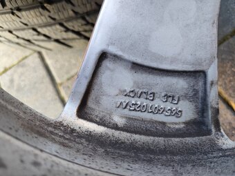 Sadu zimních kol Nokian 215/65R17,5x112 - 9