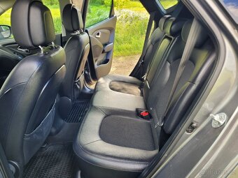 Hyundai ix35, 2,0 CRDI Executive 4x4 135kW - 9