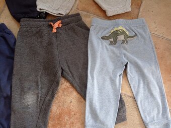 Dětské chlapecké tepláky vel. 86 12-18 měs. - 9