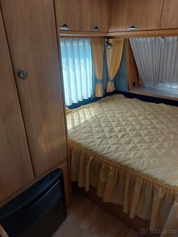 Prodám karavan Hobby 400sf,r.v.2004 + mover + předstan. - 9