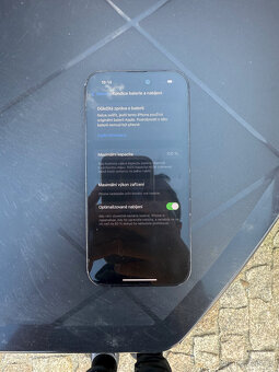 iPhone 14 Pro (128 GB) - Vesmírná černá - 9