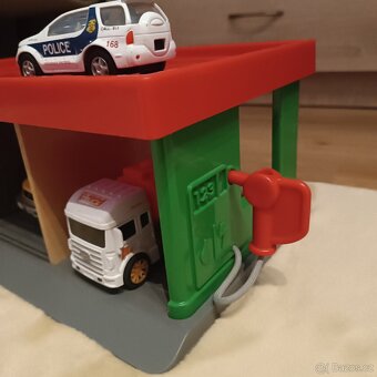 Garáž - myčka, servis, benzina - 9