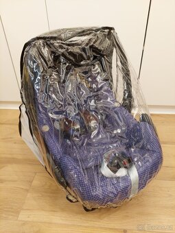 Maxi Cosi set: 2x autosedačka (0-13 kg a 9-18 kg) + základna - 9