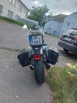 Suzuki Intruder 1400 - 9