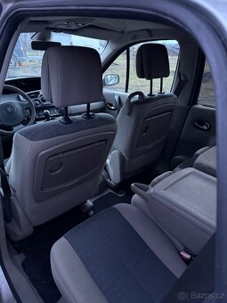Renault Megane Scenic - 9
