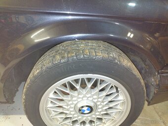 BMW E30 318is - 9