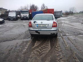 Škoda Octavia 1.6 - 9