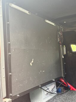 Land Rover Defender - 9