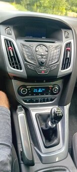 Ford Focus kombi 1,6  110kw - 9
