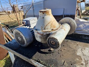 Stavební míchačka 380V,MEZ Mohelnice cena dohodou - 9