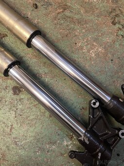 Přední vidlice aprilia 125 pegaso - 9