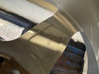 Rondell 0021 r17 5x120 - 9