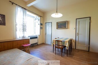 Prodej prostorného bytu 3+1 89m2 plus sklep v centru Hradce - 9