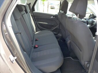 Peugeot 308 2,0 HDi FULL LED,TAŽNÉ,SERVIS - 9