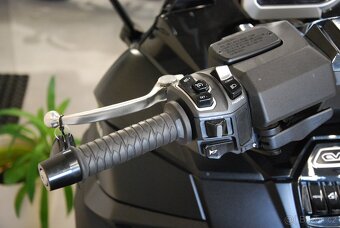 Kymco CV3 550i ABS - stroj od nás,1.maj,280 km,ŘP skup.B,DPH - 9