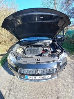 Mitsubishi Outlander - 9