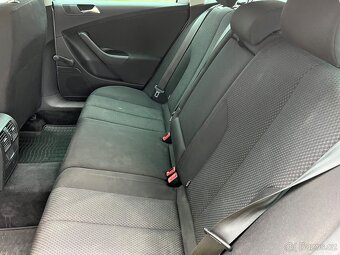Volkswagen Pasat 1.9 TDI 77 KW r.v.2009 - 9