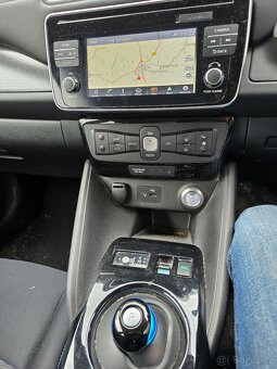 Nissan Leaf 2018 na náhradní díly / bílá barva - 9