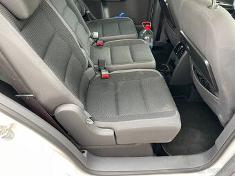 VW Touran 1,6TDi, mód 2011, naj 205000km - 9