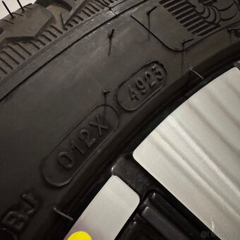 Zimní kola Volvo EX30 245/40 R20 - 9
