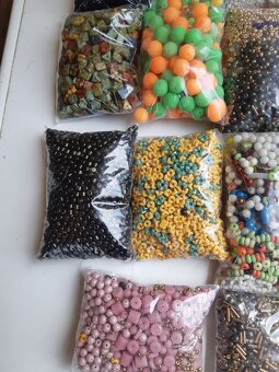 K O R Á L K Y od N A T Á L K Y. - 9