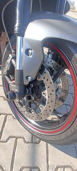 Street triple R 675 - 9