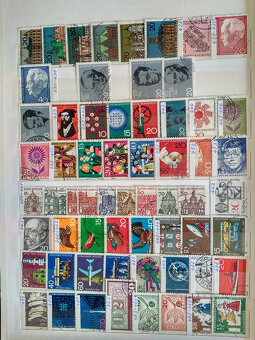 Poštovní známky v albu - protektorát - 9