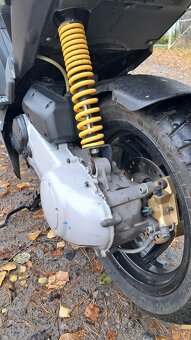 Aprilia SR 50 R 2018 - 9