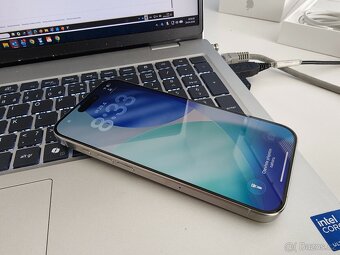 Apple iPhone 15 Pro 256GB - 9