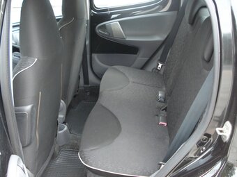 Peugeot 107 1.0 URBAN - 9