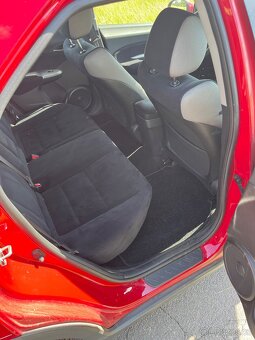 Honda Civic 1.4i - 9