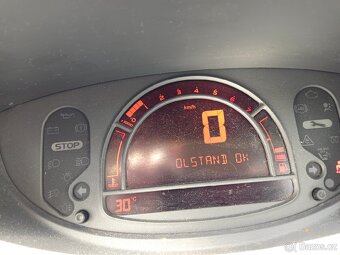 Renault modus 1.6i 16V 65 kW rv 2006 - 9