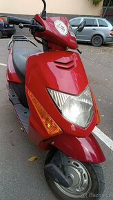 Justscoo. Pronájem (pujčovna) skútrů. 1500 Kč týden. - 9