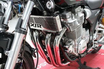 Yamaha XJR 1300 2000 - 9