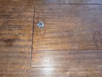 Starožitný šicí stroj Lada. funkční - 9