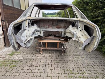 Tatra 613 chromka - 9