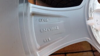 Zimní sada ŠKODA Octavia 4 5x112 R16 pneu 205/60/16 zánovní - 9