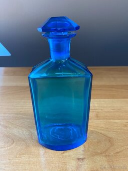 Sběratel nabízí staré lékárenské dózy - 9