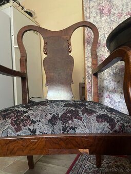 Starožitný nábytek - 9