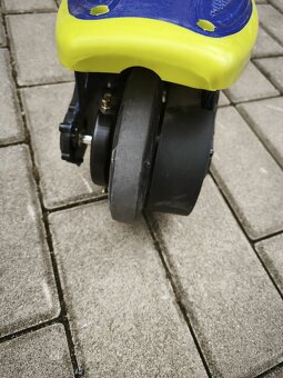 Dětská elektro-koloběžka - 9