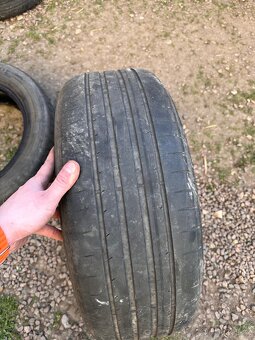 Goodyear grip 215/55/17 - 9