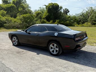 Dodge Challenger 3.6 V6 SXT PLUS - 9